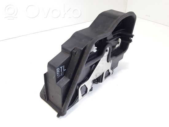 BMW 1 E81 E87 Front door lock 7167073