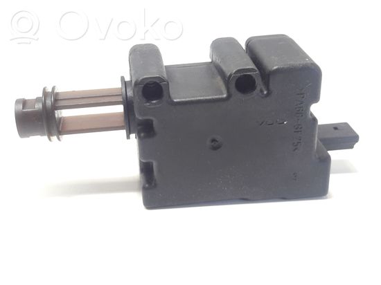 BMW 5 E60 E61 Fuel tank cap lock 8377415
