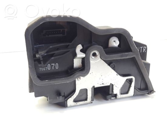 BMW 5 E60 E61 Rear door lock 7167070