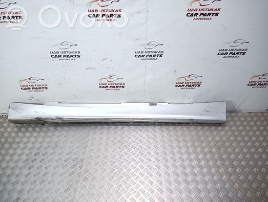 BMW 1 E81 E87 Sill