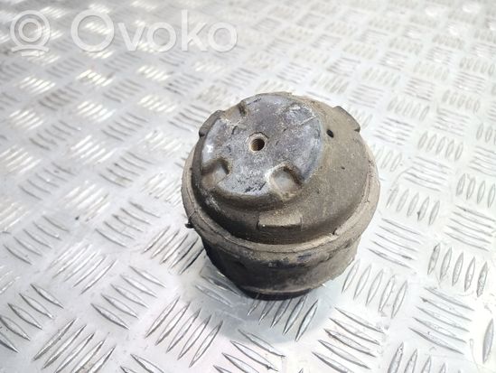 Mercedes-Benz C W203 Engine mount bracket