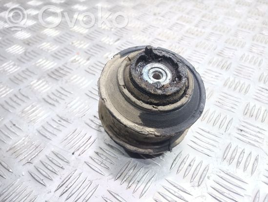 Mercedes-Benz C W203 Engine mount bracket