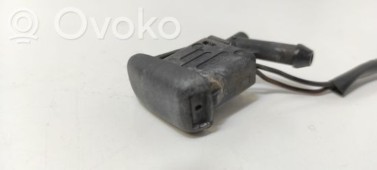 BMW X5 E53 Windshield washer spray nozzle 7000119