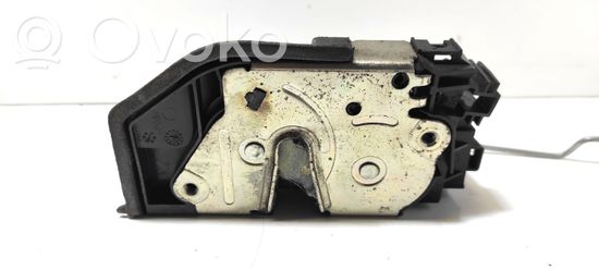 BMW 5 E60 E61 Front door lock 7167072