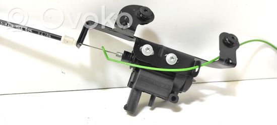BMW 5 E60 E61 Fuel tank cap lock motor 6985878