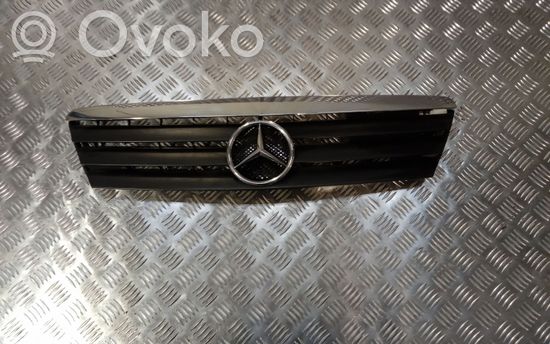 Mercedes-Benz A W168 Front bumper upper radiator grill 1688800983