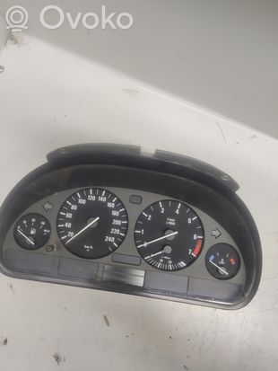 BMW 5 E39 Speedometer (instrument cluster) 62118381195