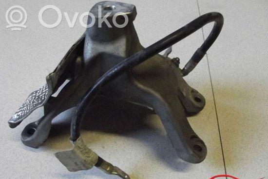 Audi A4 S4 B7 8E 8H Engine mounting bracket 8K0199308BK