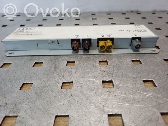 Audi A4 S4 B7 8E 8H Aerial antenna amplifier 8E9035225P