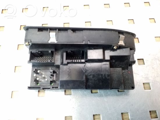 BMW 5 E39 Electric window control switch 6907110