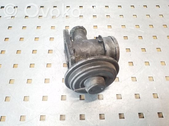BMW 5 E39 EGR valve 7785452