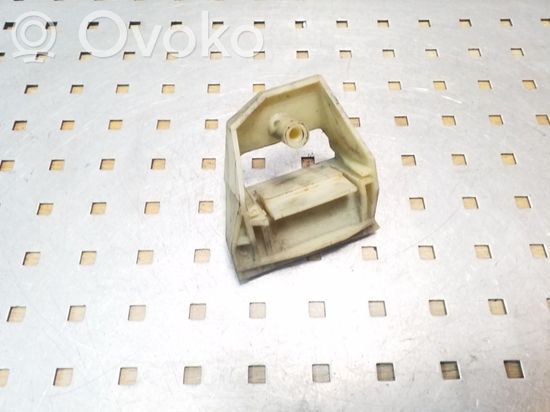 BMW 5 E39 Radiator mount bracket 17112247894