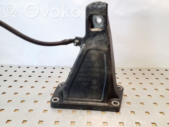 BMW 5 E60 E61 Engine mounting bracket 2211675842001
