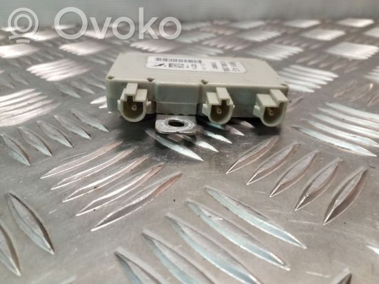 BMW 7 E65 E66 Aerial antenna amplifier 8368205 1749901