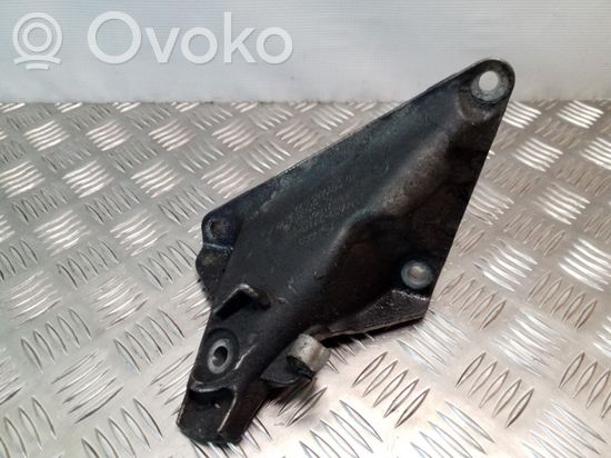 BMW 7 E65 E66 Engine mounting bracket 6770005