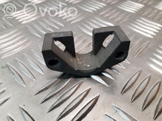 BMW 7 E65 E66 Fuel Injector clamp holder