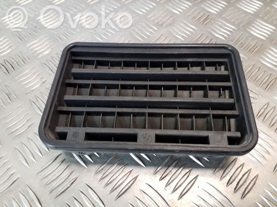 BMW 3 E46 Quarter panel pressure vent 8377280