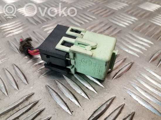 BMW 3 E46 Other relay 8373700