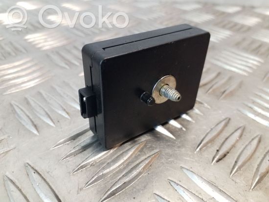 BMW 3 E46 Aerial antenna amplifier 8386546