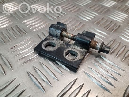 BMW 1 E81 E87 Front door upper hinge