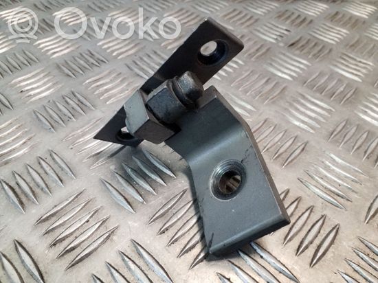 BMW 5 E60 E61 Front door upper hinge 7068073
