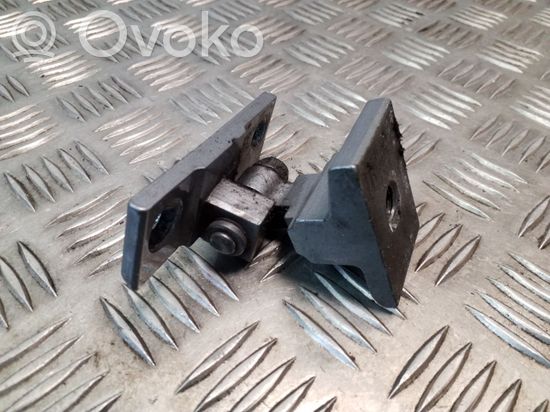 BMW 5 E60 E61 Rear door upper hinge 7068088