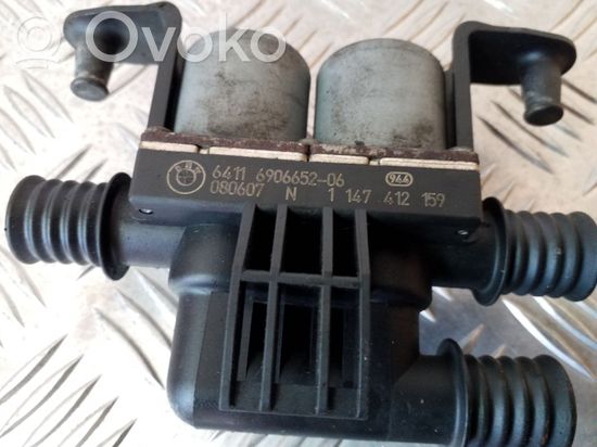 BMW 7 E65 E66 Coolant heater control valve 6906652 1147412159