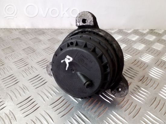 BMW 5 F10 F11 Engine mount bracket