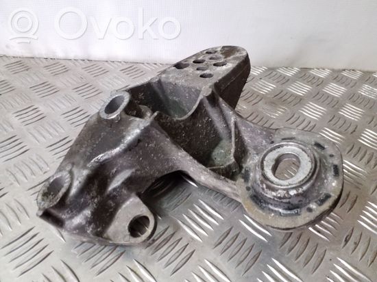 Audi A4 S4 B5 8D Engine mounting bracket 4B0199351