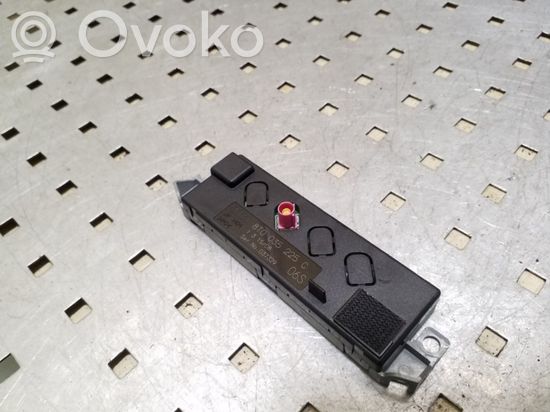 Audi A5 8T 8F Aerial antenna amplifier 8T0035225C