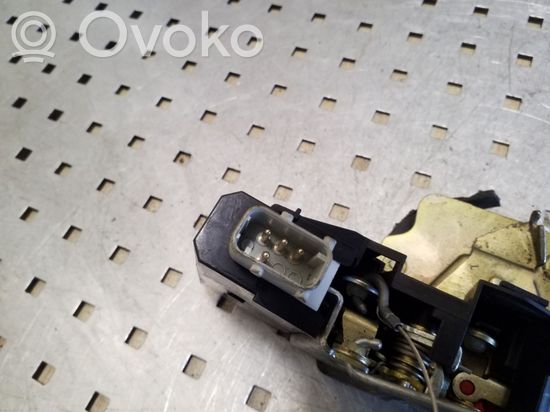 BMW 5 E39 Rear door lock 67118352165
