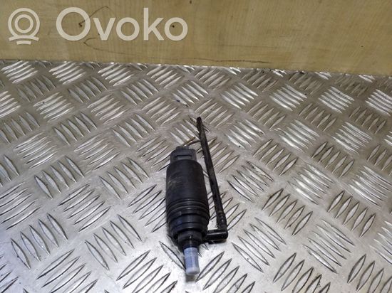 BMW 5 E39 Windscreen/windshield washer pump 67128377612
