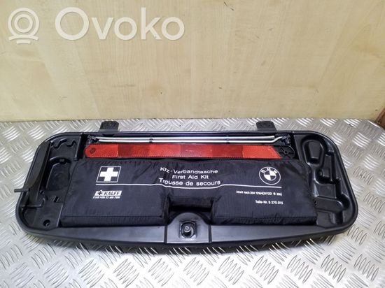 BMW 5 E60 E61 Tool set 71116761420 15361710