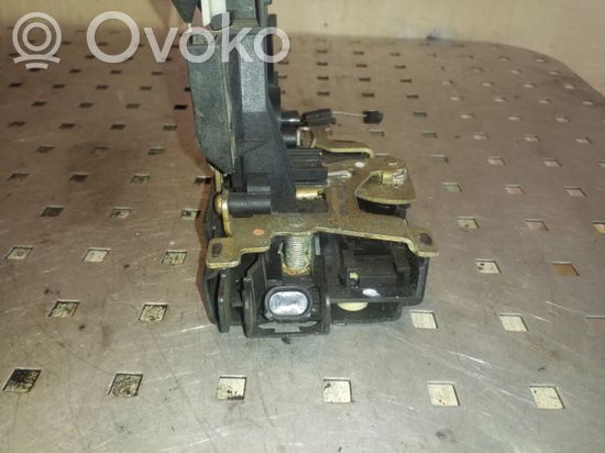 Volkswagen Golf IV Rear door lock 3B4839015A