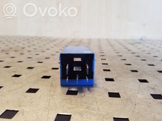 BMW 5 E39 Other relay 1383417