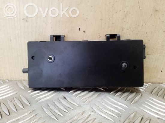 BMW X1 E84 Aerial antenna amplifier 9168335 50110051A00