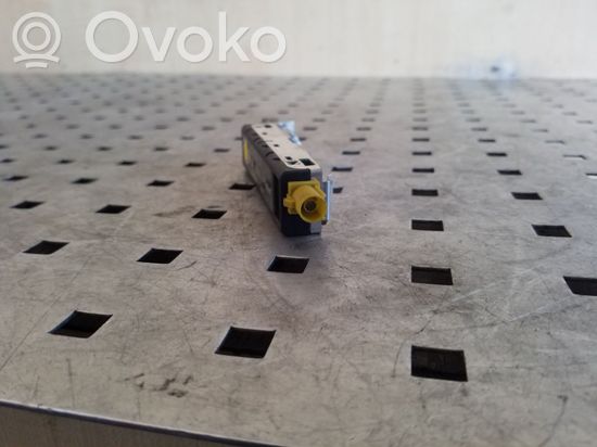 Volkswagen PASSAT B8 Aerial antenna amplifier 3G9035577