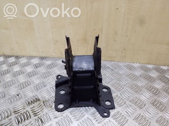 Audi A4 S4 B7 8E 8H Front bumper mounting bracket