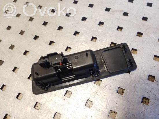 BMW 3 F30 F31 F80 Tailgate opening switch 108229