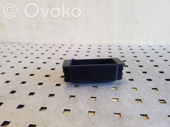 BMW X3 E83 Ashtray (front) 22167210