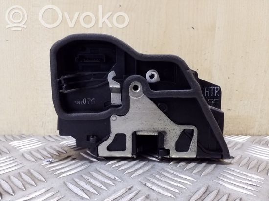 BMW X3 E83 Rear door lock 7167076