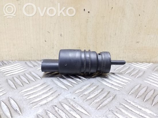 BMW X3 E83 Windscreen/windshield washer pump 8362154