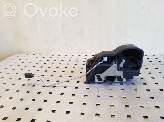 BMW X3 E83 Front door lock 7167073