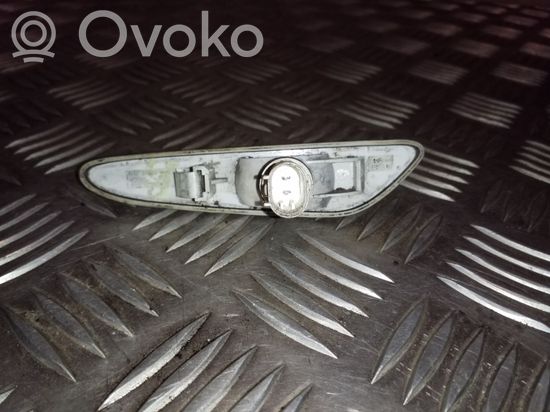 BMW 3 E46 Front fender indicator light 6911372