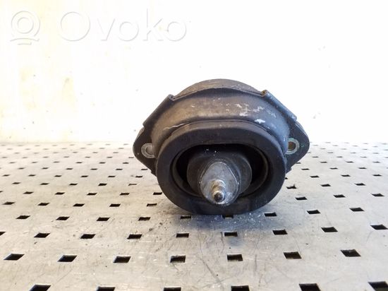 BMW X5 E53 Engine mount bracket 675842801
