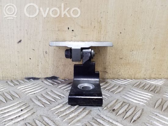 BMW X6 E71 E72 Front door lower hinge 7068077