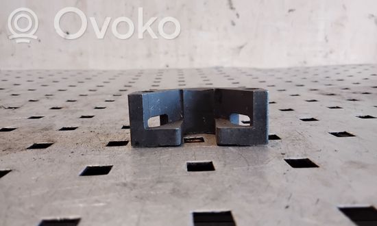 BMW X3 E83 Fuel Injector clamp holder