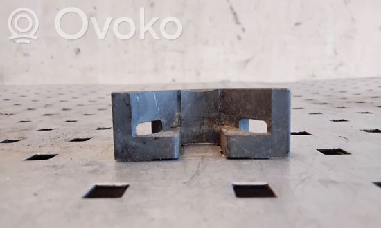 BMW X3 E83 Fuel Injector clamp holder