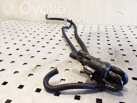 Mercedes-Benz C W204 Valve vacuum 0025401497