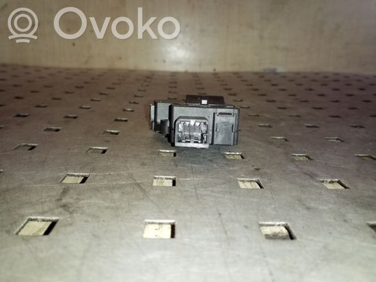 BMW 3 E90 E91 Air flap motor/actuator EFB331 929888G 412650750